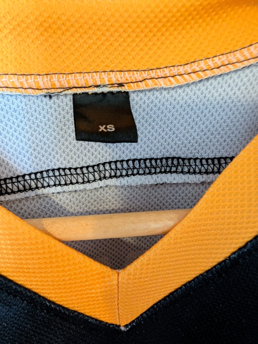 Bruins Happy Gilmore #18 Hockey Jersey - Unbranded - Picture 3 of 4